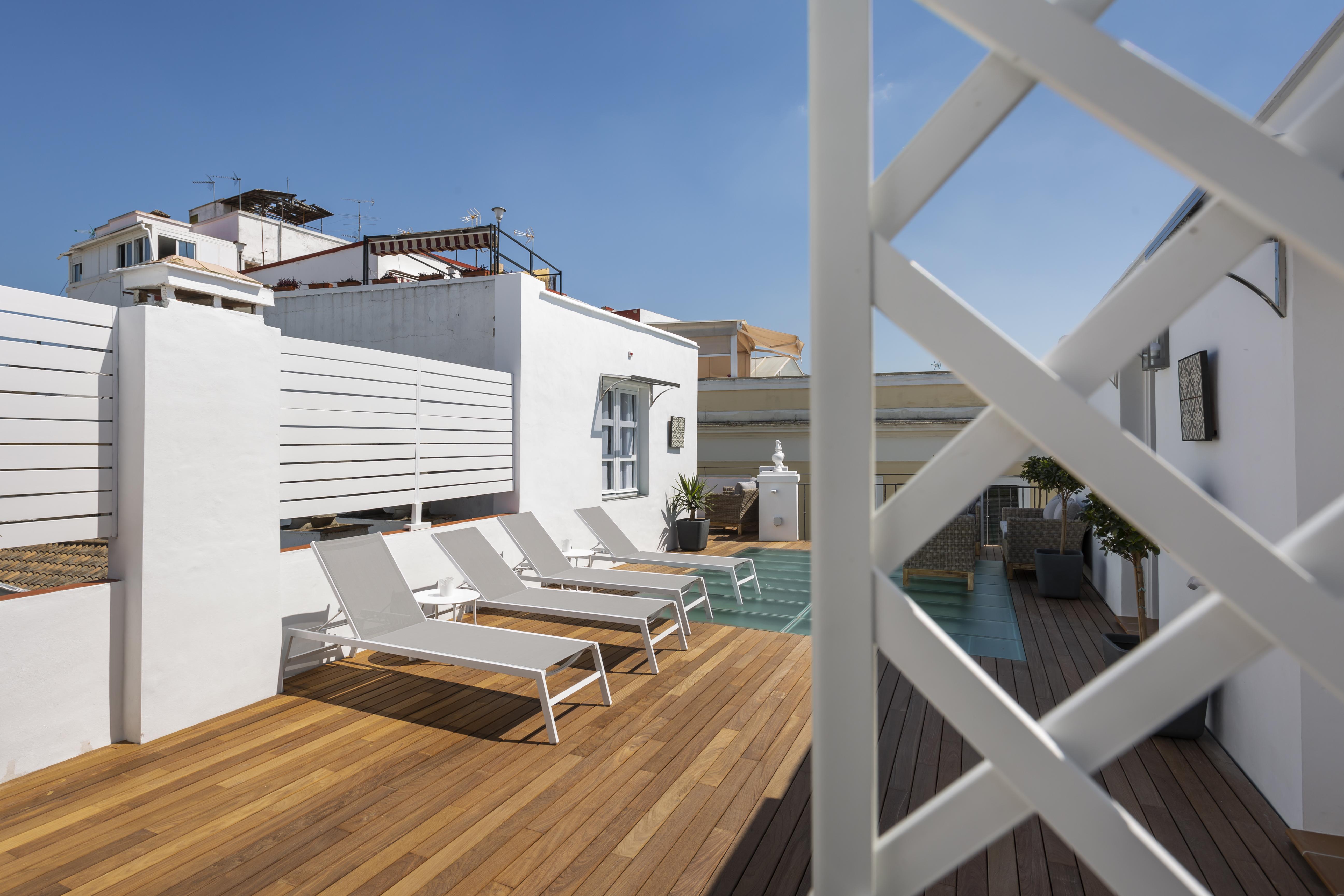 Basic Hotel Sevilla Catedral Exterior photo