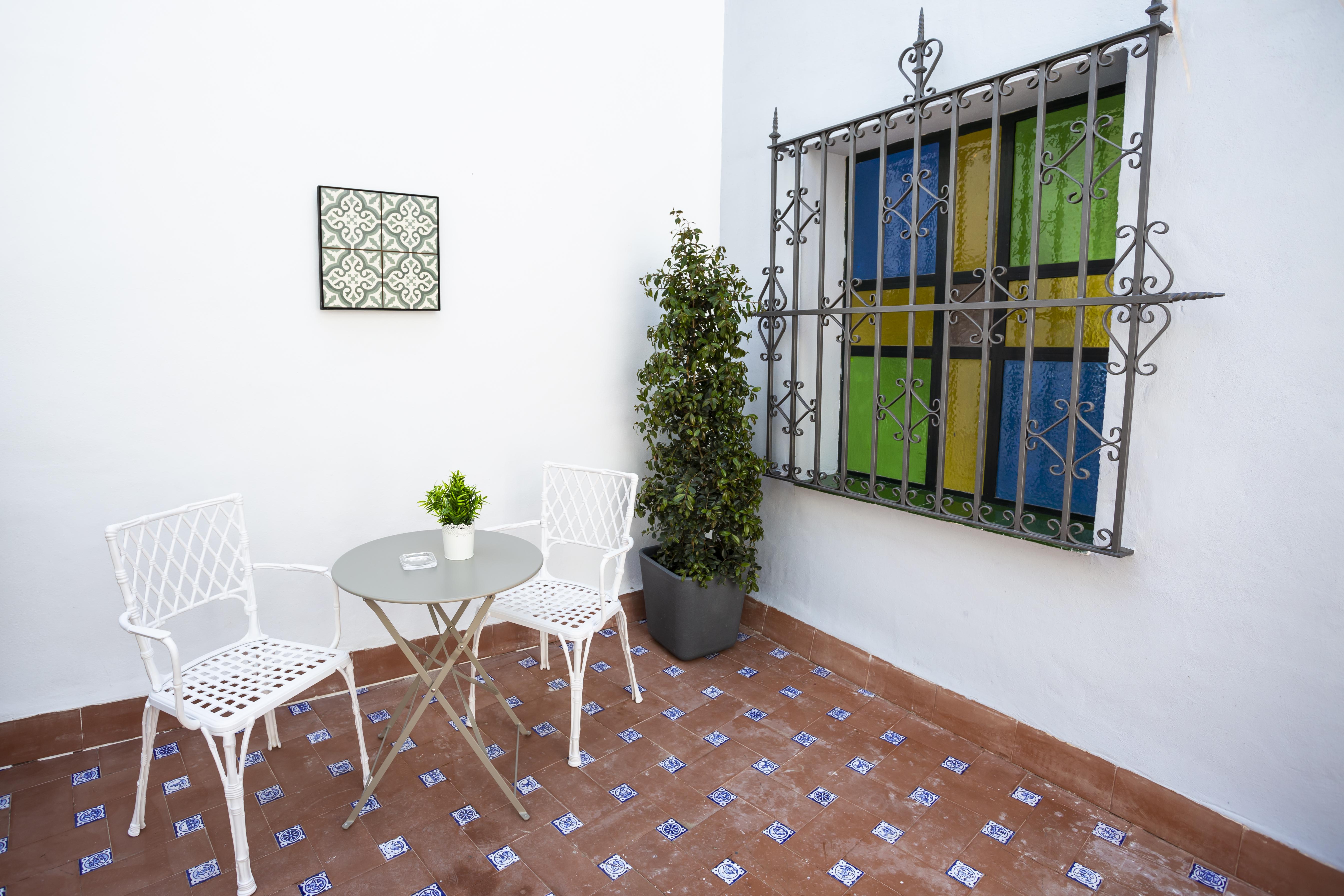 Basic Hotel Sevilla Catedral Exterior photo