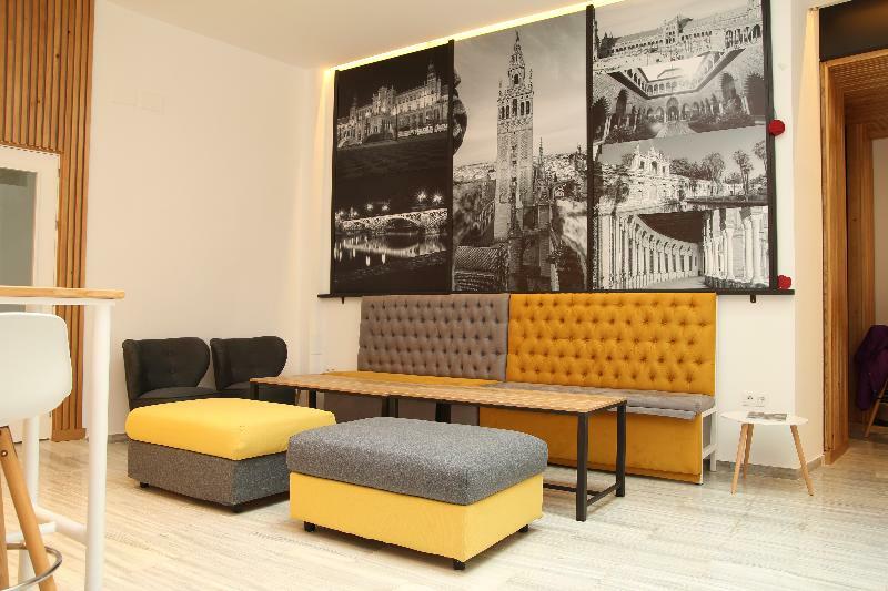 Basic Hotel Sevilla Catedral Exterior photo